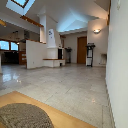 Undertheroof At