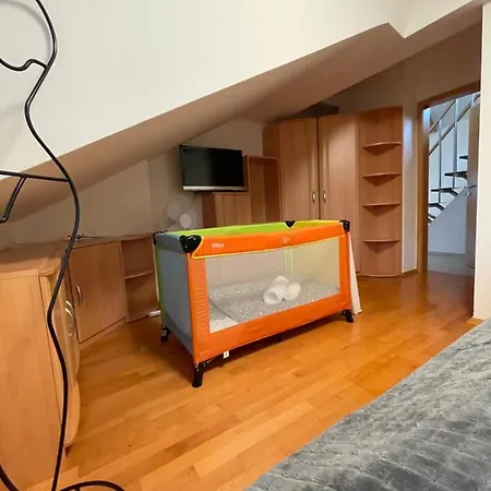 Undertheroof At
