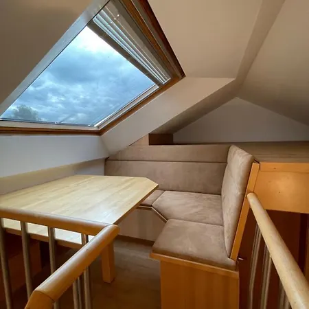 Undertheroof At