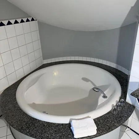 Undertheroof At * Зальцбург