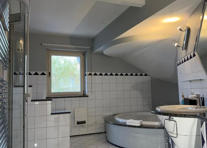 Undertheroof At Salzburgo