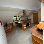 Undertheroof At
