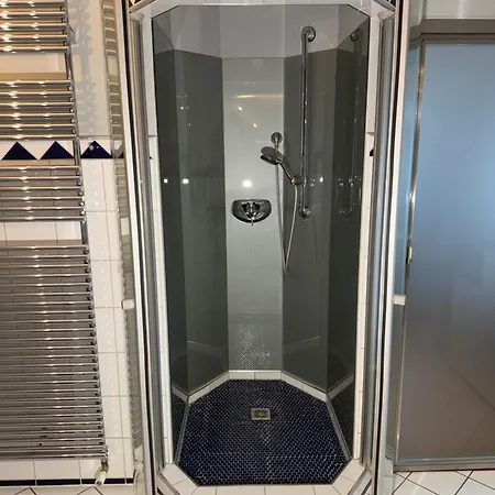 Undertheroof At * Salzburg